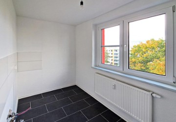 Wohnung Neubrandenburg Carlshöhe - 4 Zimmer, 73 m&sup2;, 363&euro; | Angebot:25750668