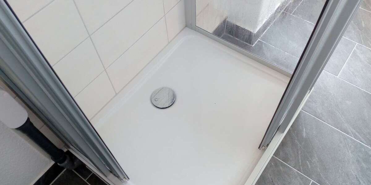 Bad mit Dusche 03