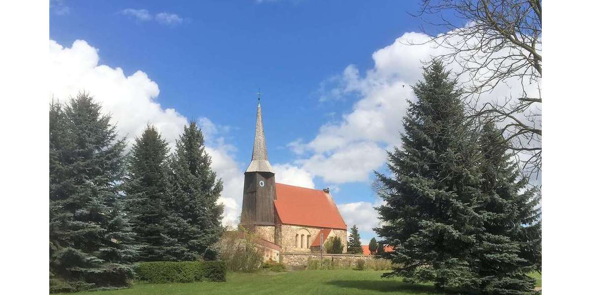 Kirche im Ort