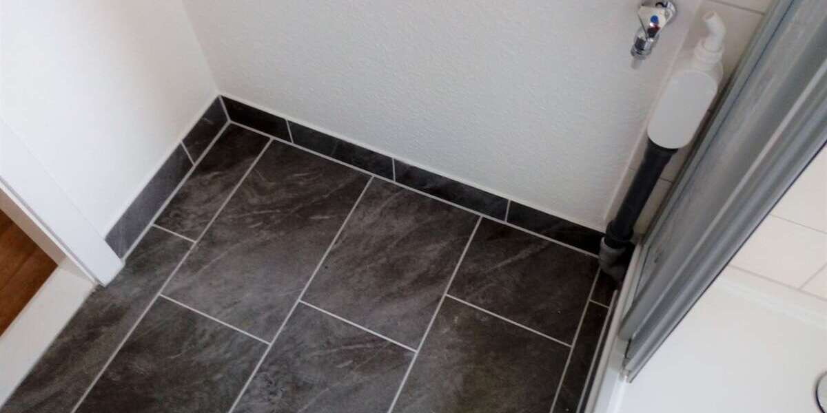 Bad mit Dusche 05