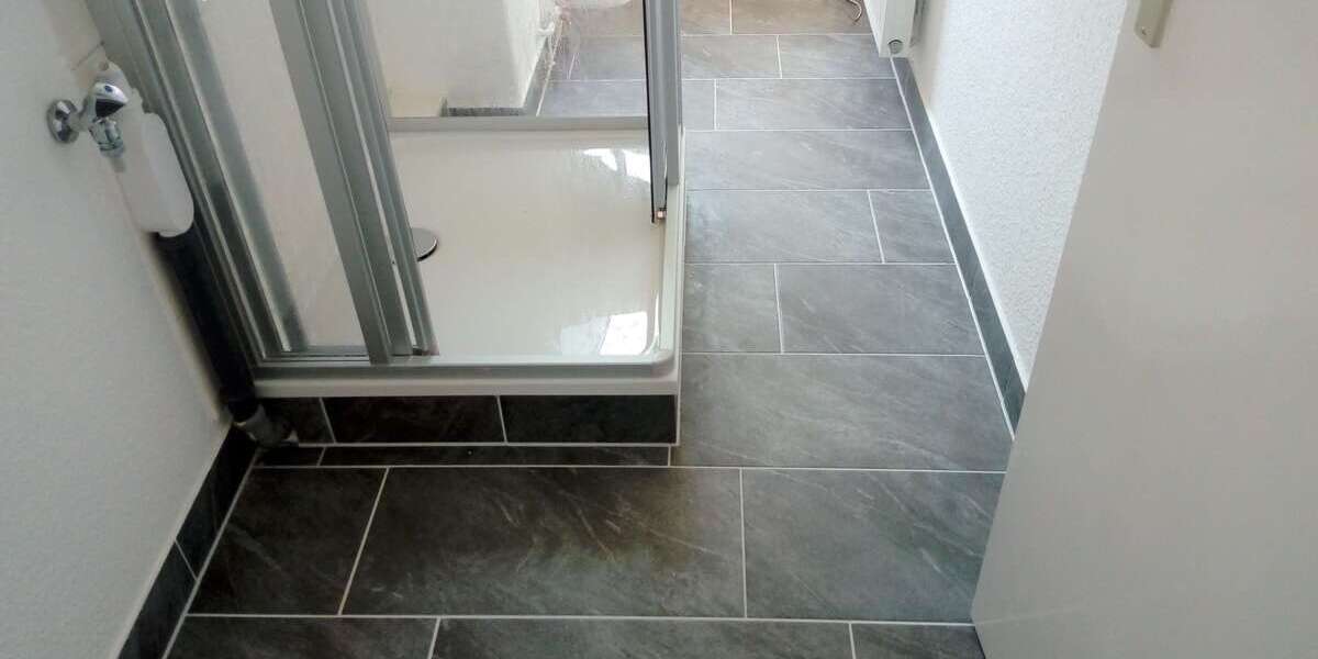 Bad mit Dusche 01